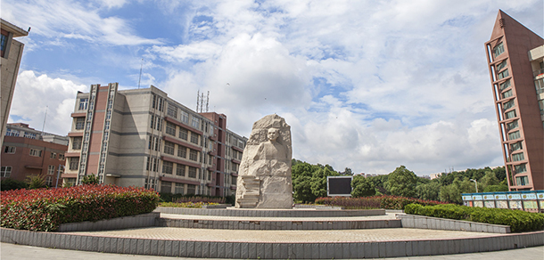 江西旅游商貿(mào)職業(yè)學院 - 最美大學