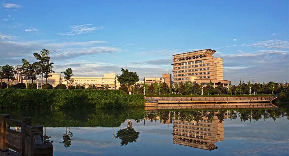 西南石油大學(xué)：校名題寫(xiě) / ?；赵O(shè)計(jì)